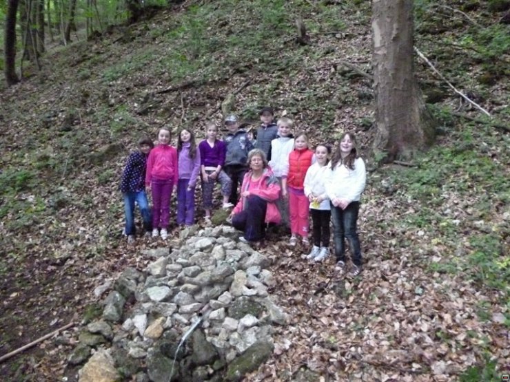 img00027.jpg